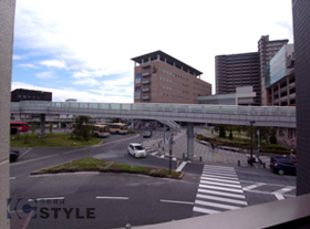JR長岡京駅が目の前という、利便性の高い立地が魅力（206号）